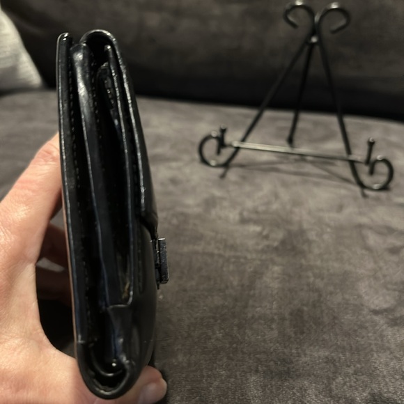 Gucci Authentic Black French Flap Leather Wallet with Silver Hardware. - Picture 5 of 13